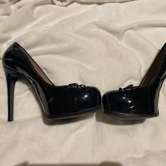 Pour La Victorie Black Patent Leather Platform Heels - Picture 6 of 11